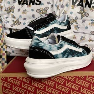 Vans Men’s Old Skool Over
Tie-Dye Black/Multi
VN0A7Q5EBMV Platforms